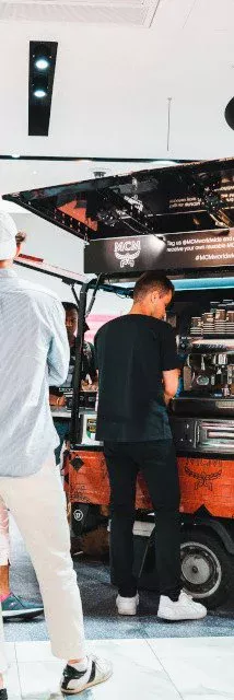 Gebrandete Espressomobil Ape als Coffee-Marketing-Aktivierung